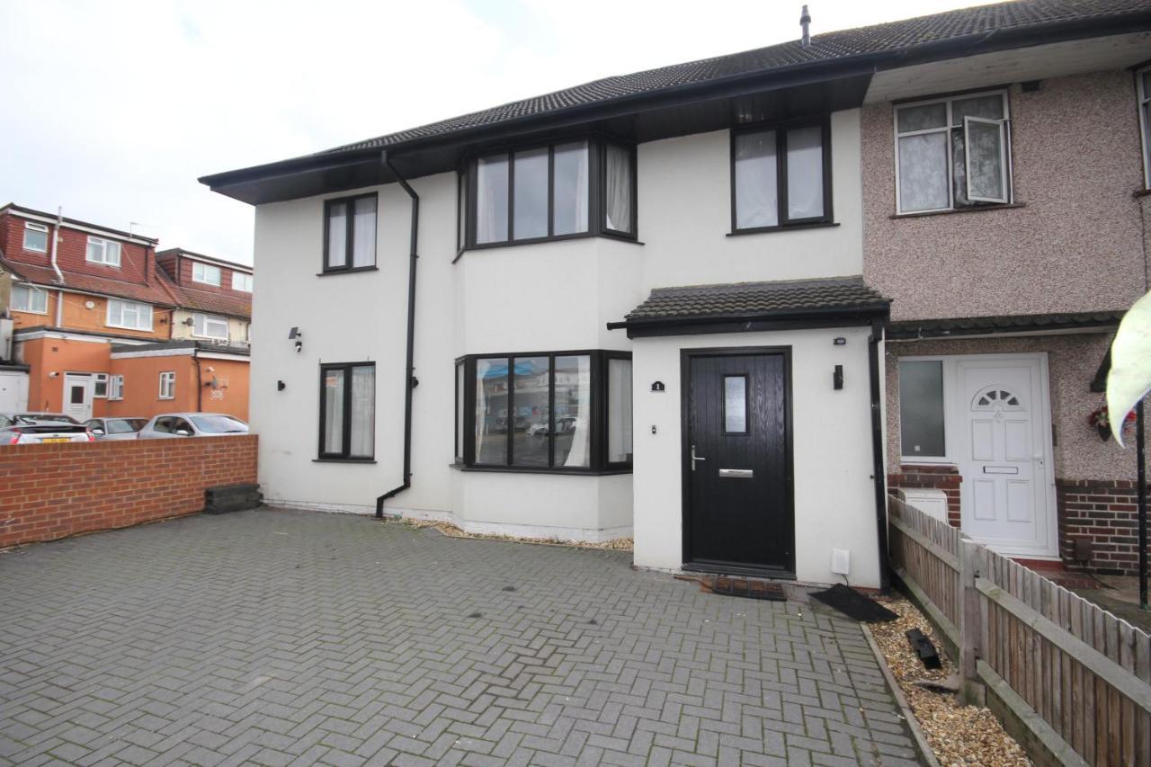 Lee'S House Villa Uxbridge Luaran gambar