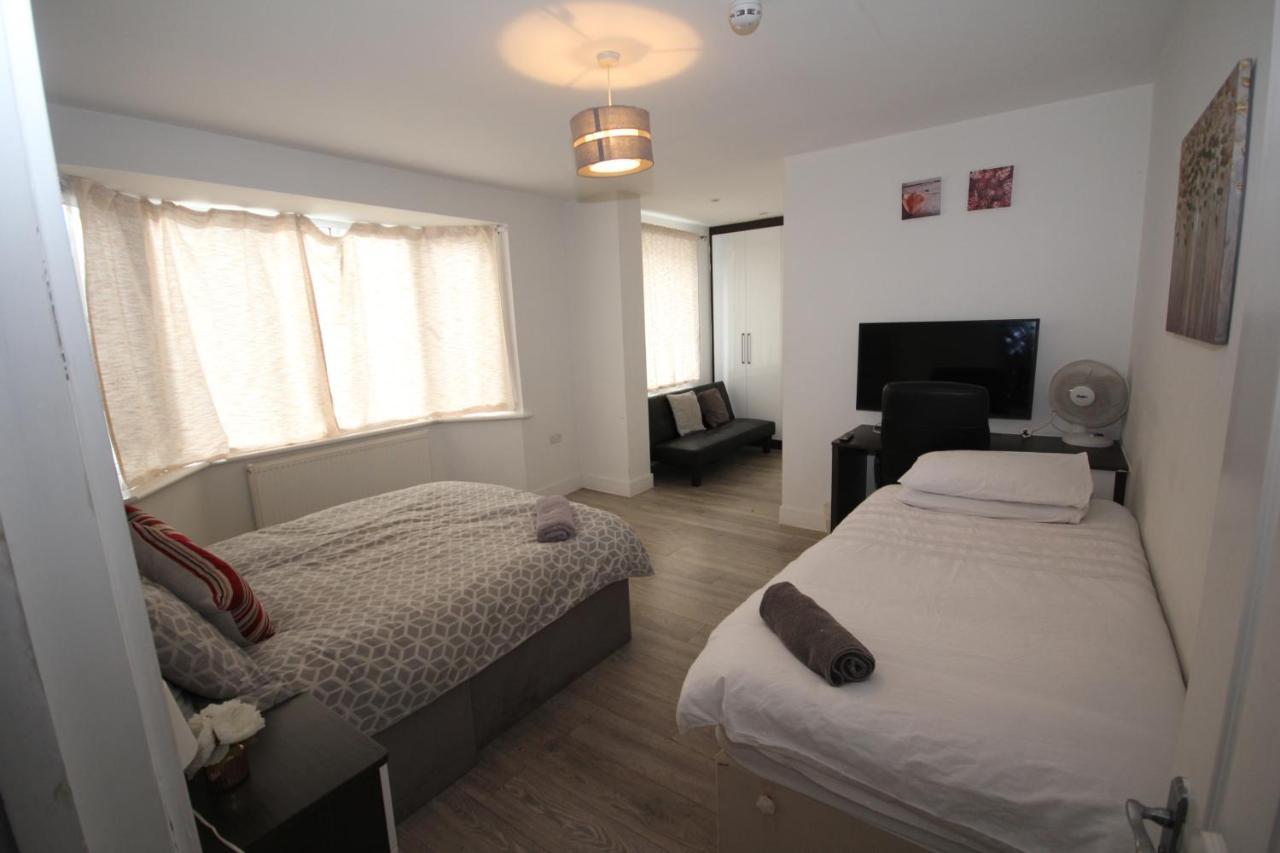 Lee'S House Villa Uxbridge Luaran gambar