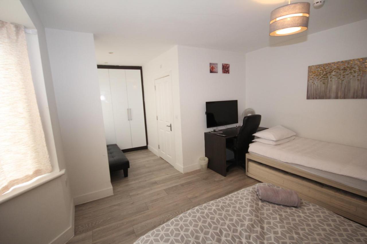 Lee'S House Villa Uxbridge Luaran gambar