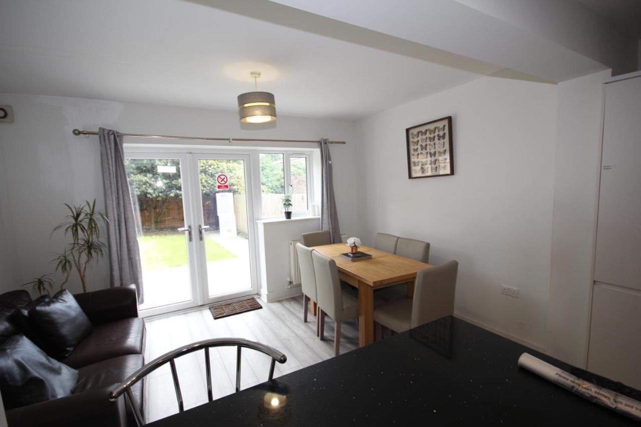 Lee'S House Villa Uxbridge Luaran gambar